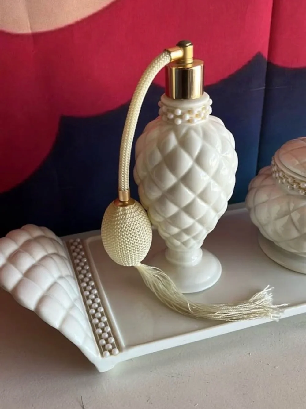 VINTAGE Elegant Vanity Porcelain & Faux Pearl Set 1999 Avon